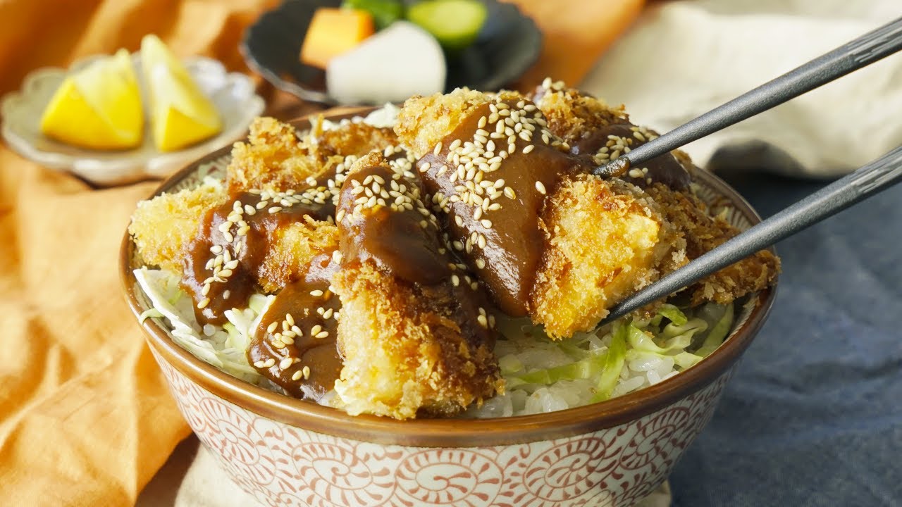 食品サンプル エビフライ トンカツ 卵とじ キャベツ千切り 胡瓜　部分パーツ売り 芯まで美味しく】キャベツの芯カツ丼【サステナブル】 - YouTube