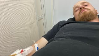 картинка: Инфекция не поддается - срочная замена антибиотика в капельнице 🚨 🚑 ‼️