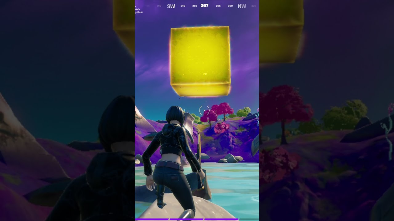 GOLD CUBE IS FLOATING IN THE MIDDLE OF ISLAND 😮