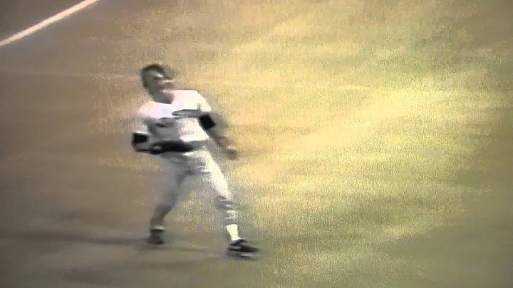 Marty Barrett & Bill Buckner Misplay Foul Pop Fly!