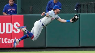 Jeff McNeil Lays Out for Amazing Catch