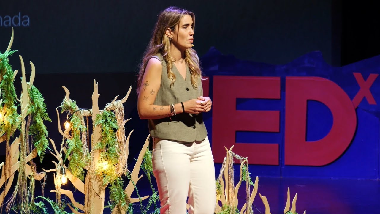 Sobrevivir y florecer | Claudia Campillo | TEDxGranada