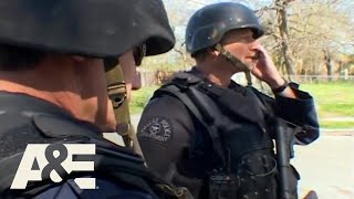 Dallas SWAT: Negotiating with an Armed Suspect | A&E