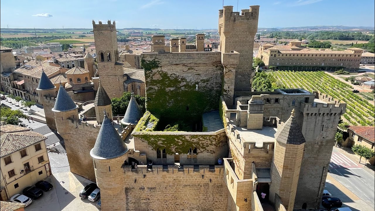 Olite!!🏴 El Pueblo Medieval En Navarra Con El Castillo Mas Bonito De España 🏰