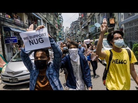 Flash mob protest coup in Yangon streets