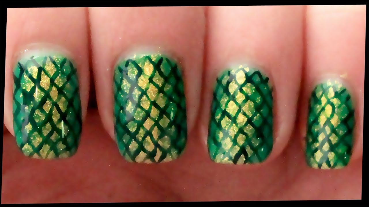 Black and Green Snake Nail Art - wide 5