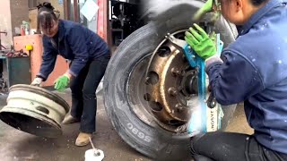 Truck Puncture Tire Replacement