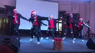 Esta fue la coreo que presentamos en el evento Merry Freaksmas. Obt...