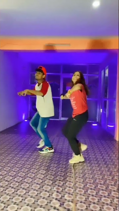 Ghume Khatir Hero Honda Khojeli#dancecover #viral #bhojpuri #youtubeshorts #ashishkumar