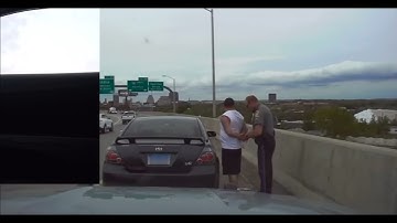 Connecticut State Trooper wordt GEK tijdens verkeerscontrole