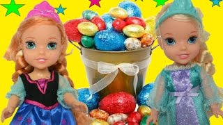 Anna and Elsa Toddlers Easter Egg Hunt!  Play Together! Ep.36 - Toys In Action