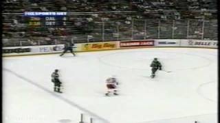 Dan Keczmer Cheap Shot on Steve Yzerman