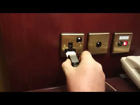Как вставить евровилку в арабскую розетку.