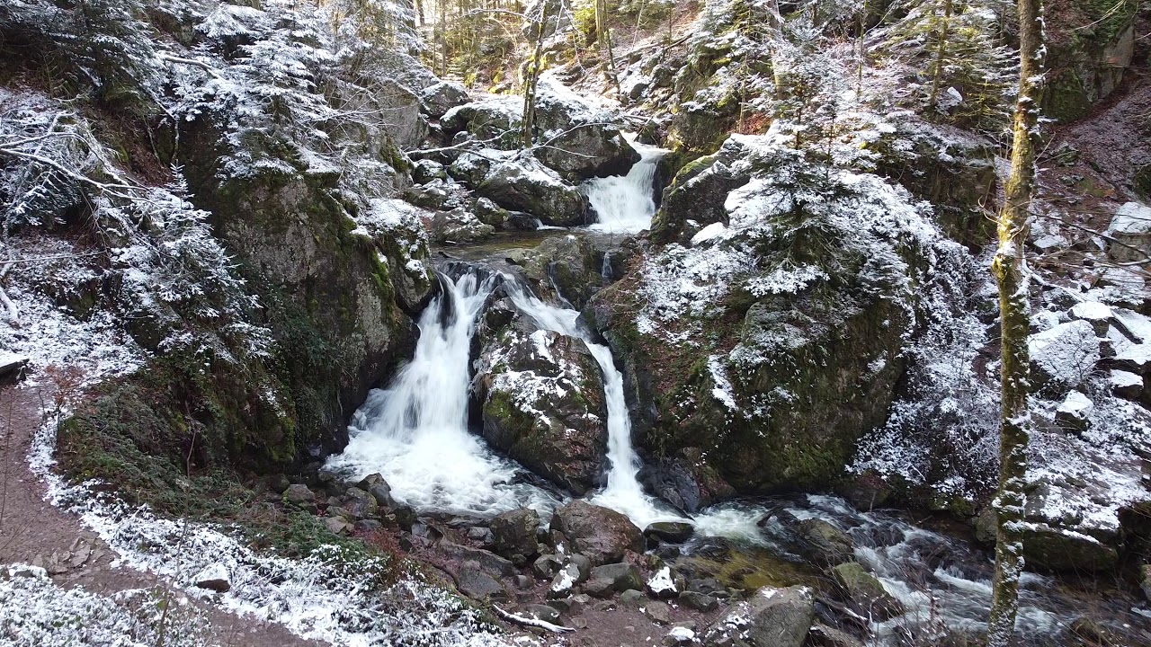 Petite cascade du Tholy France drone hiver 2020