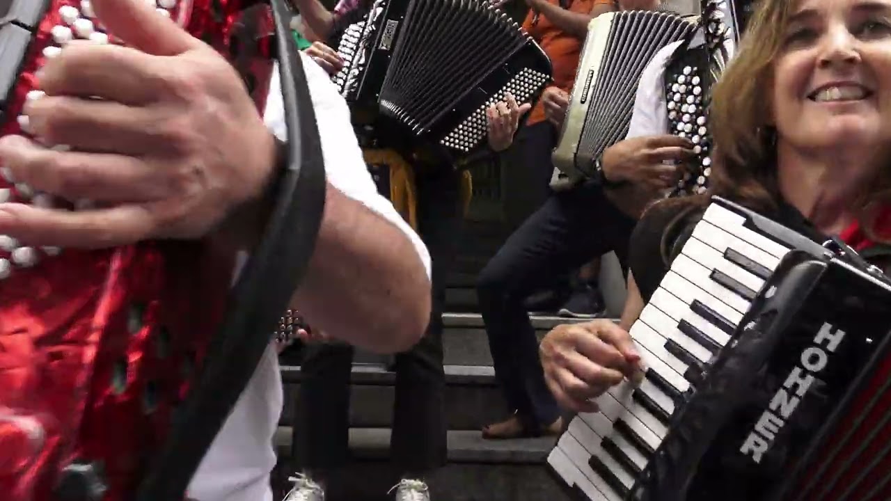 13 GOGOAREN BAITAN abestia EHKANTUZ ekitaldian Albia lorategian