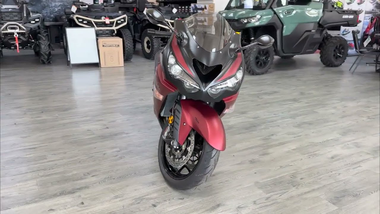 New 2025 Kawasaki Ninja® ZX™-14R ABS Metallic Matte Sovereign Red