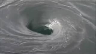 Topik 7 - SUBHANALLAH..Di Tengah LAUT Tiba - Tiba Muncul PUSARAN AIR ini. Lihat yang TERJADI