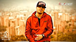 Смотреть клип Nicky Jam - Sigo Aquí