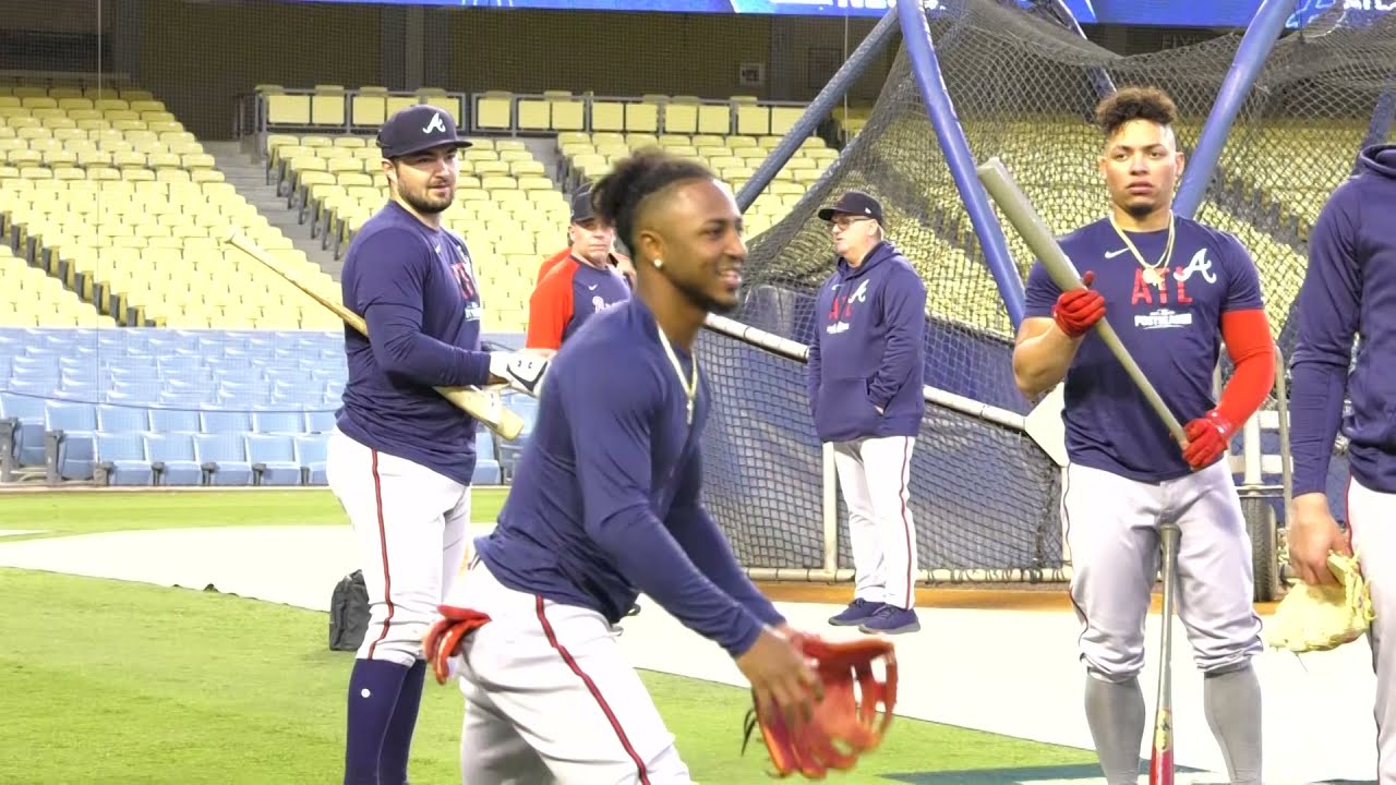 2021 NLCS: Ozzie Albies and Ron Washington banter over fielding drill 