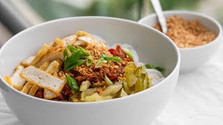 Burmese Rice Noodles with Tomato Sauce, Tofu and Peanuts - Vegan Recipe