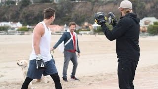 Bradley Cooper Surprise young boxers | Photobomb