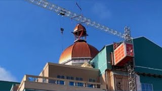 Crews install dome on top of Smith County Courthouse