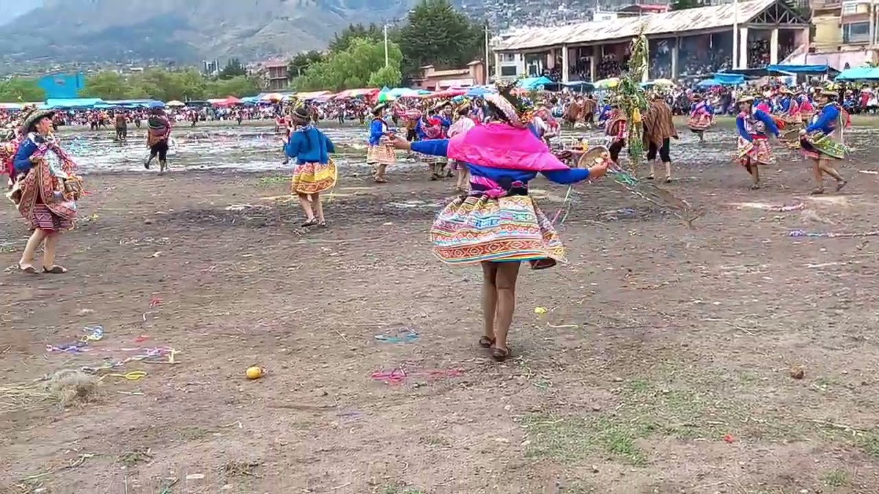SUMAQ AYLLUS de CHUQUI HUARCAYA La Comparsa más Grande de Ayacucho 🇵🇪