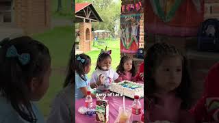 Cake-Smashing La Mordida