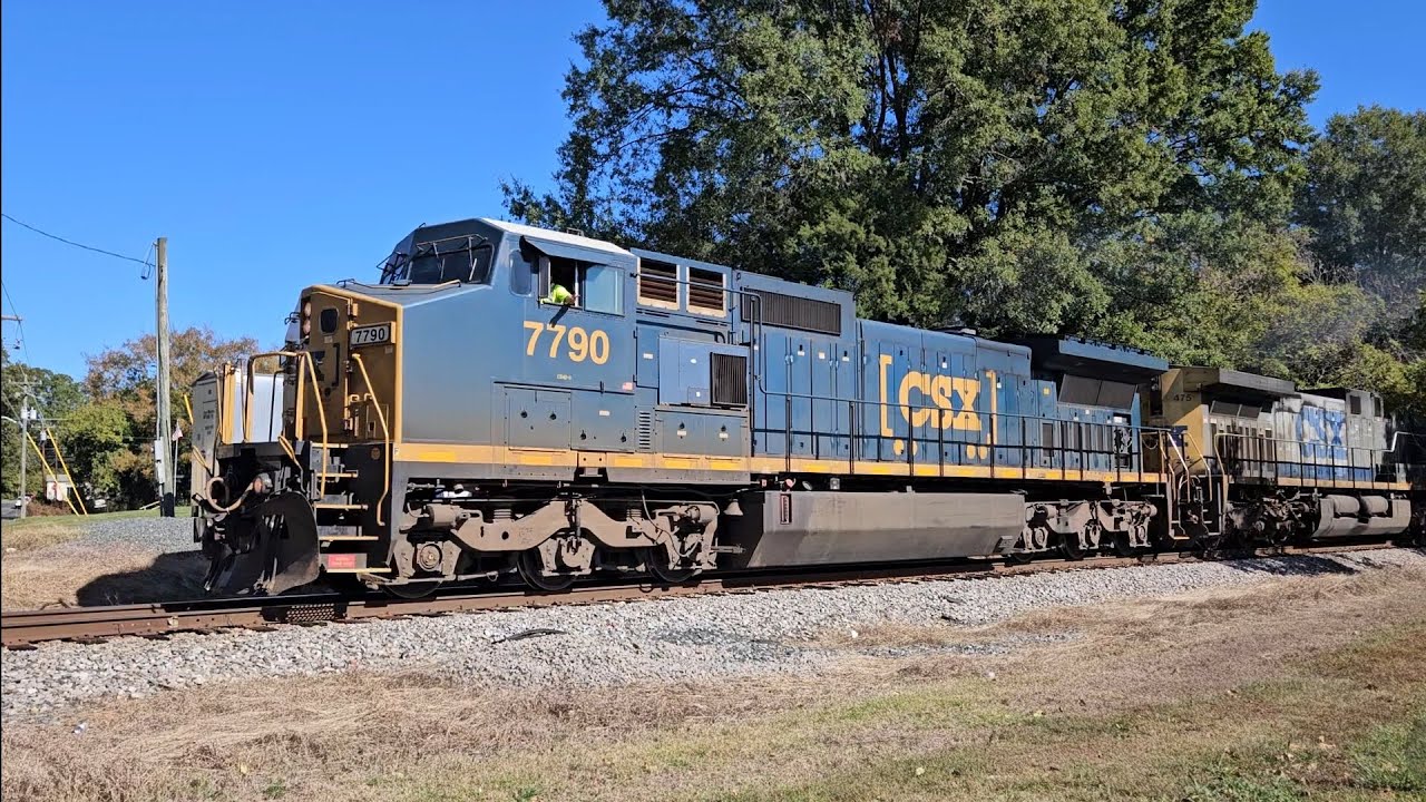 CSX leading I038 in Monroe NC with CSXT 7790 in the lead 10/22/23🇺🇸 ...
