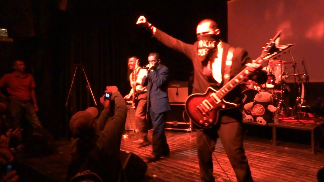 CHANCRO DURO INTRO-PODER Y MUERTE 2013 (lanzamiento del disco helegante-quito "2013")