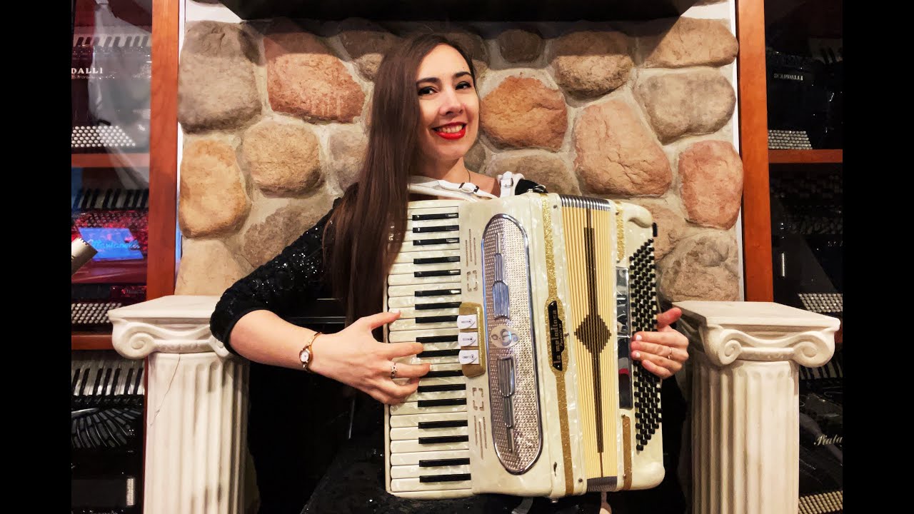 5987 - Sparkling Champagne La Melodiosa Pezzolo 25 Piano Accordion