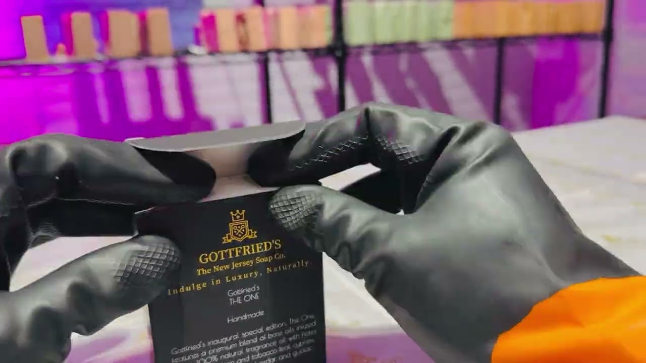 Luxury Handmade Men's Soaps for a Gentle and Joyful Routine.