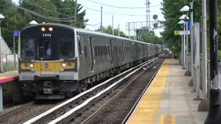 LIRR - East Williston - M7 Parked at the Station
102 degrees at the station today. With the construction at Urban Ave this weekend, Mineola was the terminus of the Main Line and the Main Line M7 parked at East Williston after its last stop. The M7 cleared the station when the Oyster Bay Branch trains passed through.
My LIRR Playlist https://www.youtube.com/playlist?list=PLZCEBDs6qrNW80r-xFpEueWtRFDBzaYgn
My Freight Train Playlist https://www.youtube.com/playlist?list=PLZCEBDs6qrNX5ffJnNvSY6c6EeZmrNNA9
My Metro North Playlist https://www.youtube.com/playlist?list=PLZCEBDs6qrNUPxIyoETFST49DtDnYPRe1
My Amtrak Playlist https://www.youtube.com/playlist?list=PLZCEBDs6qrNWSh7Tvr0u99Ug81Tx0Wymd
My NSB Norway Playlist https://www.youtube.com/playlist?list=PLZCEBDs6qrNX8iVlOs9Ukv-9PMKmEzOIi
My Shore Line East Playlist - https://www.youtube.com/playlist?list=PLZCEBDs6qrNUEQtH_K8I-Tm3czudLDKge
My Hartford Line Playlist https://www.youtube.com/playlist?list=PLZCEBDs6qrNUflH26NlK8l7wrq3CxdJ8Y
My MBTA Playlist https://www.youtube.com/playlist?list=PLZCEBDs6qrNXVOh-3BtAPzYtYMEdwqnW9
My NJ Transit Playlist https://www.youtube.com/playlist?list=PLZCEBDs6qrNWOjB4zD8sKun-hQW2_7VmH
My SEPTA Playlist https://www.youtube.com/playlist?list=PLZCEBDs6qrNUjdpXwrIX8puAJpiNoROUW
My Metro North Playlist https://www.youtube.com/playlist?list=PLZCEBDs6qrNUPxIyoETFST49DtDnYPRe1
My MARC Playlist https://www.youtube.com/playlist?list=PLZCEBDs6qrNXIS5jooX_zY1bnhJPDdLFI
My Steam Train Playlist https://www.youtube.com/playlist?list=PLZCEBDs6qrNUTWbaI1mNaqZr-Nme9oP1- LIRR - East Williston - M7 Parked at the Station