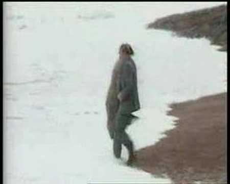 Neil Kinnock gets his bum wet