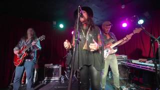 Video thumbnail of "Sari Schorr and The Engine Room"