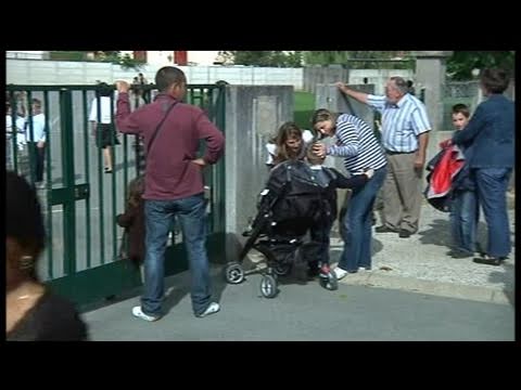 15 000 images pédophiles chez un instituteur - YouTube