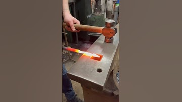 Blacksmith forges small leaf shaped keyring #blacksmith #makingvideos #handmade #craftsman