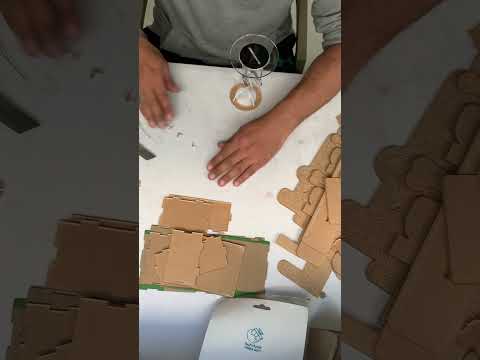 استاند أكريليك بحروف عربي مبخرة بتصميم أنيق تصميم أكريليك فاخر  