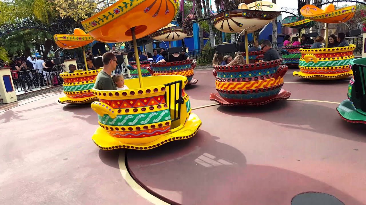 Knotts Berry Farm Hat Dance watching ride - YouTube