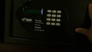 How to hack a hotel safe ;) screenshot 1