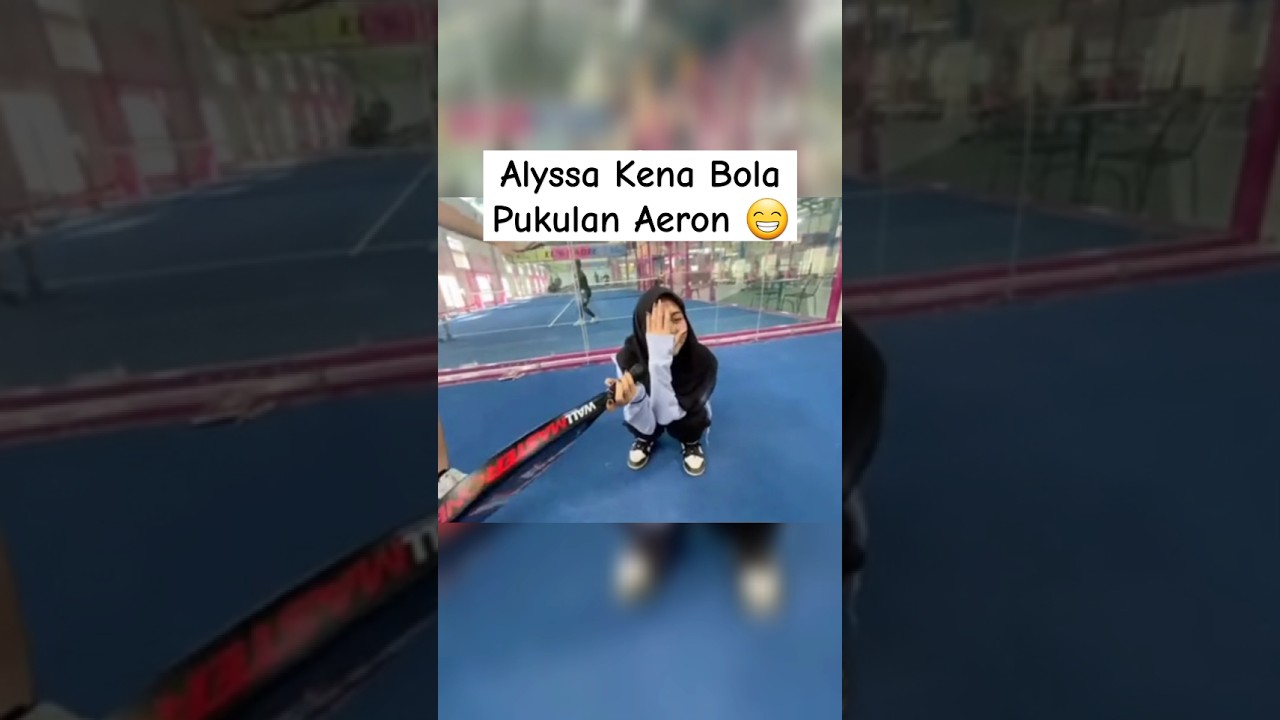 Alyssa Kena Bola Pukulan Aeron 😁 