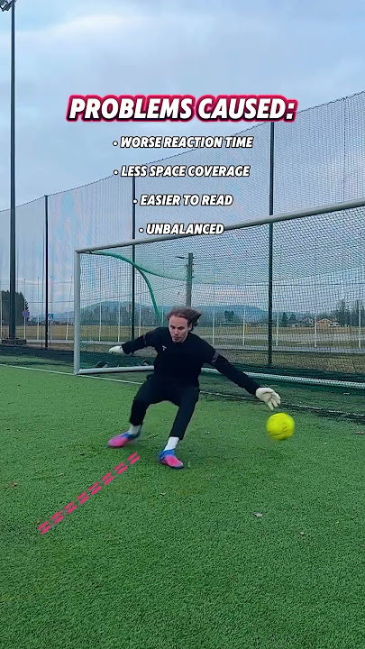 Save 1V1's As A Goalkeeper - Tips And Tutorials - How To Save 1 On 1 As A Goalkeeper #goalkeeping