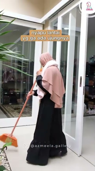 on model khimar Yumna Azmeela