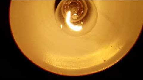 lightbulb slow motion: turn off - turn on