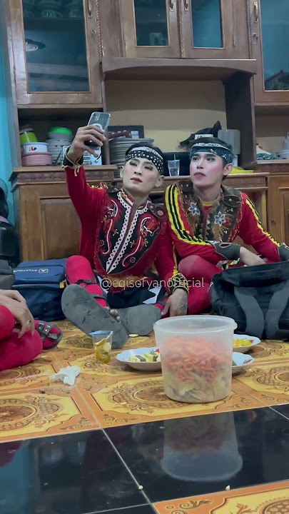 MOMENT SELFIE SEBELUM PENTAS #ebeg #jaranan #eqisofyan