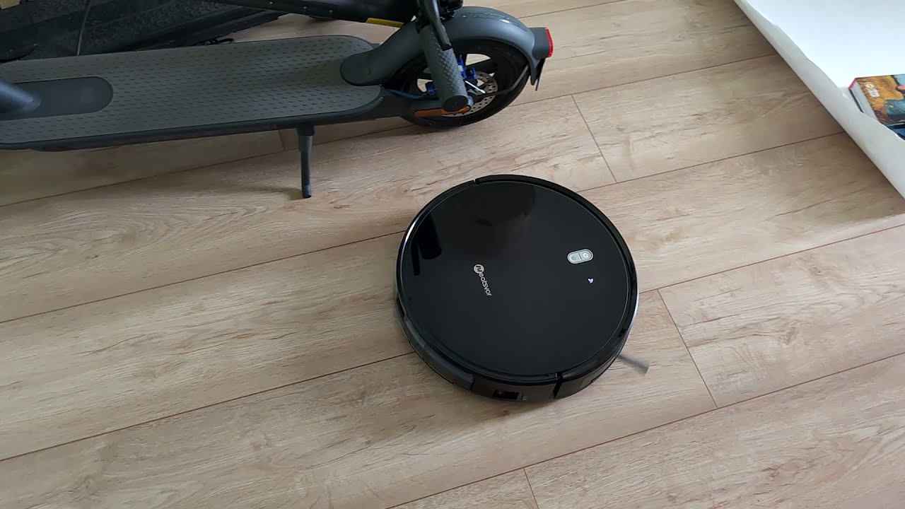 Test robota sprzątającego Neatsvor X520