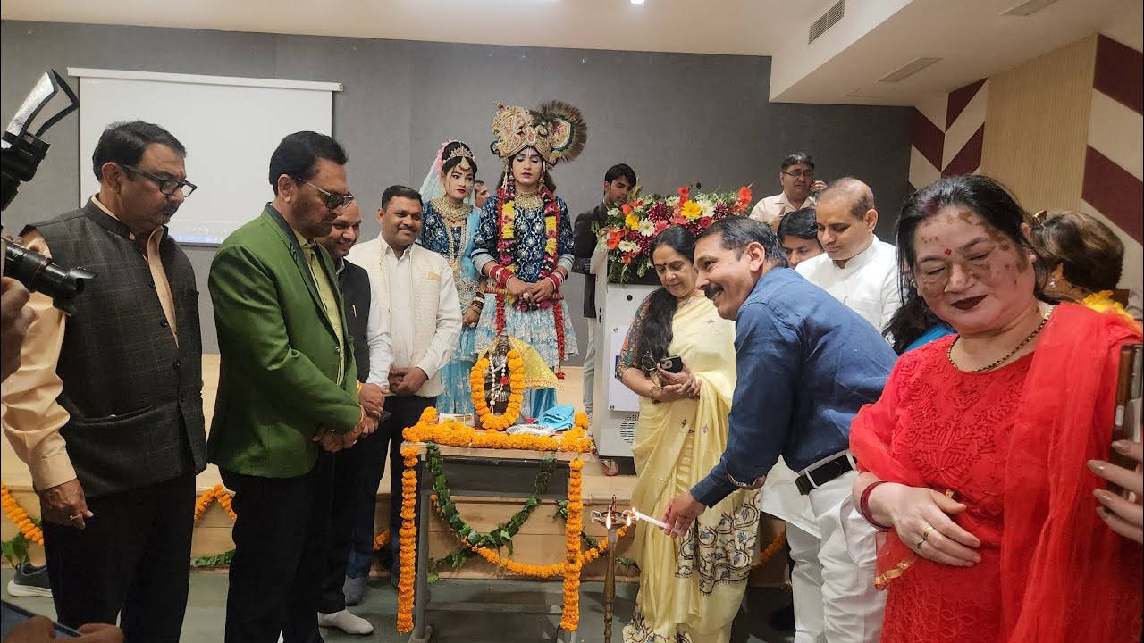 “होली की शुरुआत मीडिया होली महोत्सव के साथ।”|@hemanoj Bisht comedy # होली महोत्सव #viral 