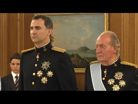 Vidéo: Le Look D'été Du Roi D'Espagne