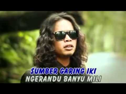 Lirik Lagu Banyuwangi Ngambang – Demy