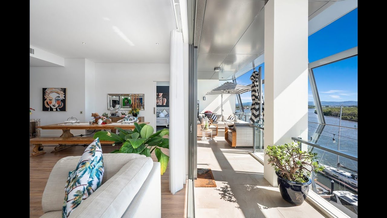 Luxury Waterfront Home with Gourmet Kitchen and Amenities